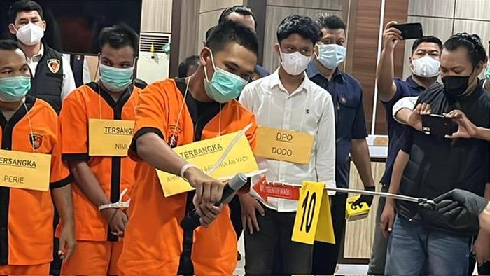 Rekonstruksi tragedi bentrok polisi vs bandar di Katingan