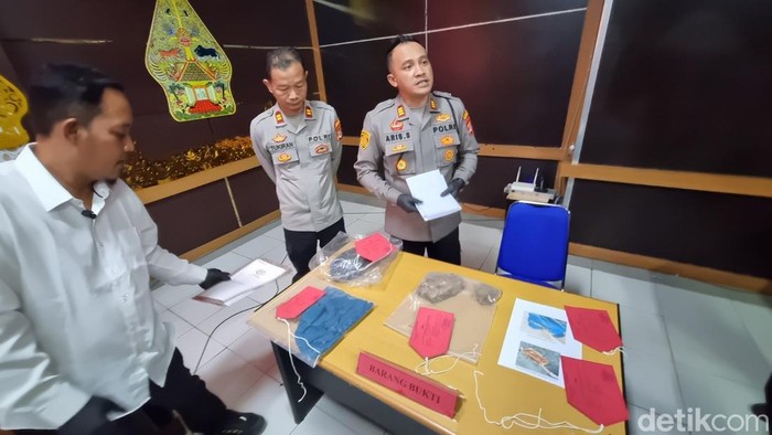 Jumpa pers kasus pembuangan bayi di Gunungkidul, Selasa (1/9/2026).
