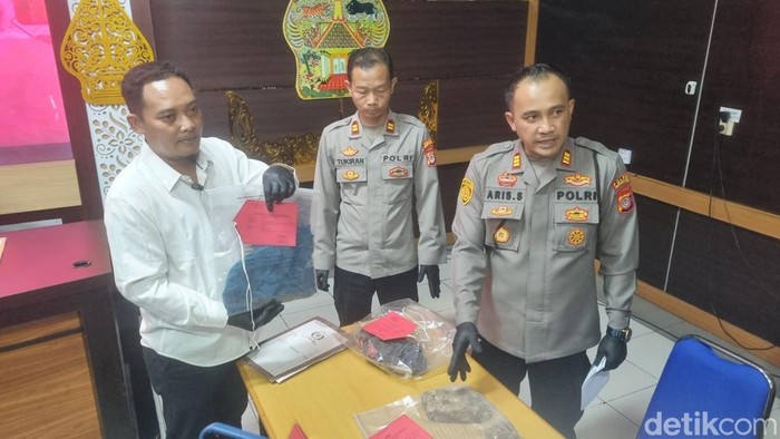 Jumpa pers kasus pembuangan bayi di Gunungkidul, Selasa (1/9/2026).