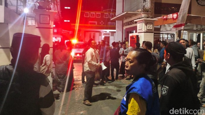 Sejumlah santri dari salah satu Pondok Pesantren di wilayah Kecamatan Tanggulangin, Kabupaten Sidoarjo, diduga mengalami keracunan saat menyantap menu MBG