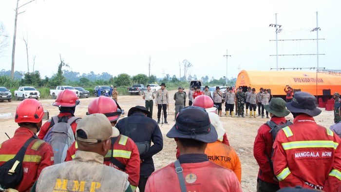 Tim gabungan resmi menutup operasi pemadaman di TN Zamrud Siak setelah 7 hari, Selasa (1/9/2026)
