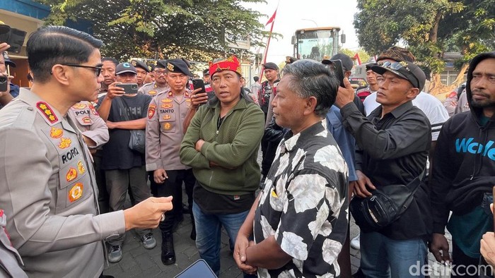 Upaya mediasi oleh pihak kepolisian antara Perusahaan dan Peserta Aksi