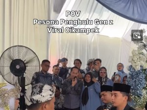 Pernikahan Viral, Sosok Penghulu Gen Z Cikampek Ini Bikin Salfok