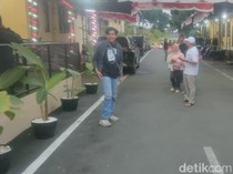 Warga Cianjur Berhamburan Saat Gempa M 4,3