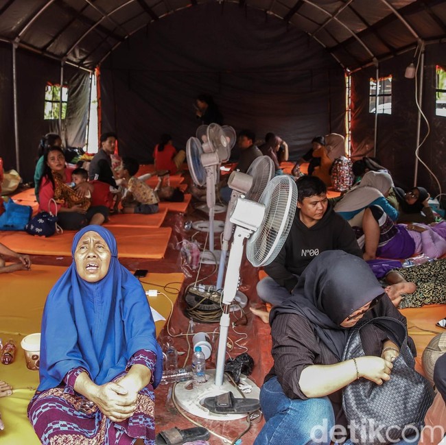 Warga Korban Kebakaran Batu Ceper Bertahan di Tenda Pengungsian