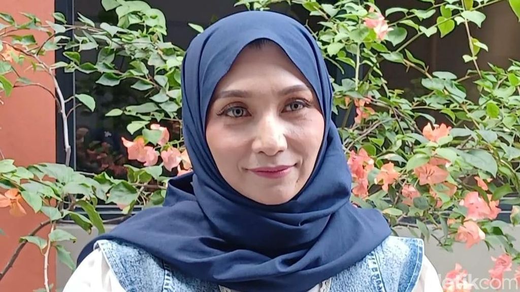 Baby Margaretha Bicara Nasib Baju Terbuka Usai Berhijab