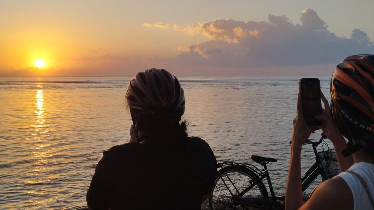 Berburu Sunrise Cantik Sambil Gowes Sepeda di Ujung Nusa Dua