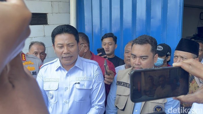 Bupati Subandi saat sidak SPPG di Sidoarjo