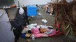 Ceuta Dibanjiri Migran, Tenda Darurat Berjejer di Pantai Trampolin