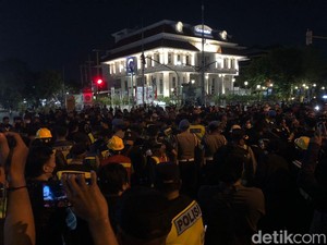 Polda DIY Sebut 7 Polisi Kena Cairan Merica Saat Kericuhan di Simpang Sudirman