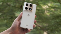 Review Motorola Razr Fold: Kamera Serius, Baterai Jumbo