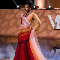 Unik! Gaun Miss Uganda di Miss World Gambarkan 7 Lapisan Operasi Caesar