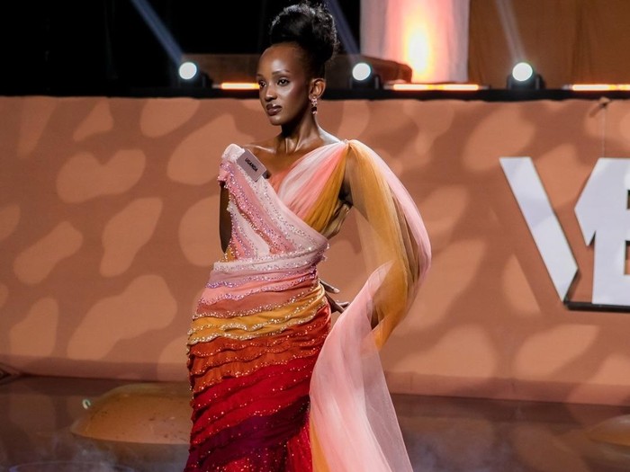Gaun Miss Uganda di Miss World 2026, terinspirasi dari operasi caesar.