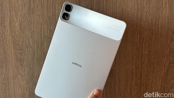 Infinix XPAD 30 Pro dilengkapi kamera belakang yang dapat dimanfaatkan untuk memotret dokumen, memindai materi belajar, hingga kebutuhan dokumentasi sehari-hari. Foto: Rizqy Nur Amalia/detikINET