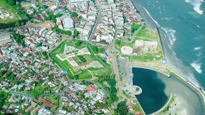 ScreensKawasan Pesisir di Bengkuluhot
