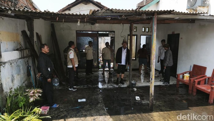 Penampakan rumah terbakar di Jalan Argorejo X, Kelurahan Kalibanteng Kulon, Kecamatan Semarang Barat, Rabu (2/9/2026).