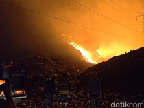 Kebakaran TPA Putri Cempo Solo, Api Berkobar Hebat