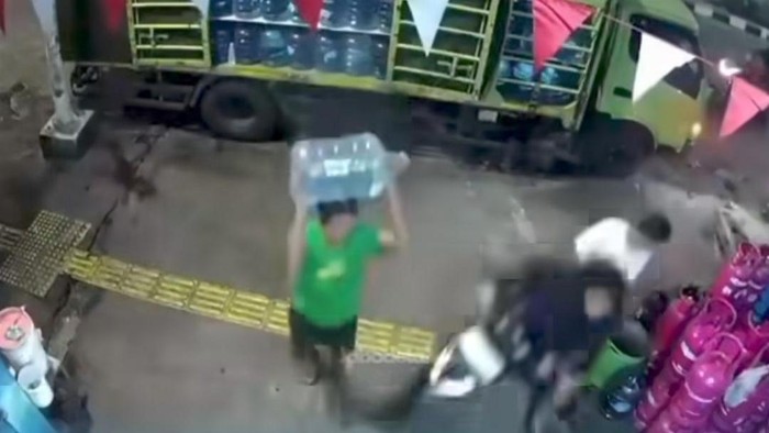 Kepolisian menemukan motor milik korban begal di kawasan Tebet, Jaksel saat hendak dijual para terduga pelaku. Motor itu telah dikembalikan ke korban.(dok istimewa)