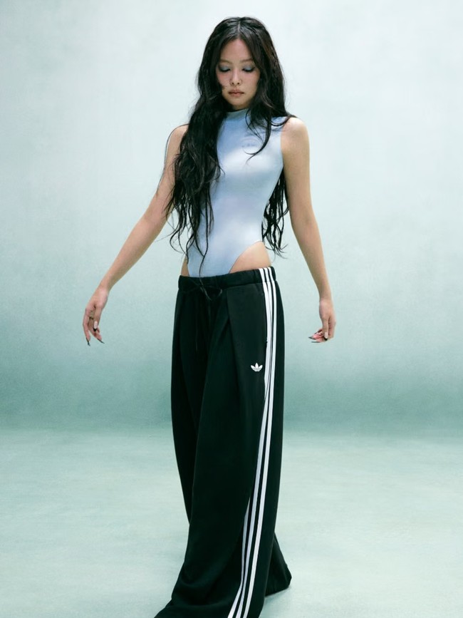Koleksi Perdana Jennie BLACKPINK x adidas: Ballet, Feminin, Tapi Tetap Sporty