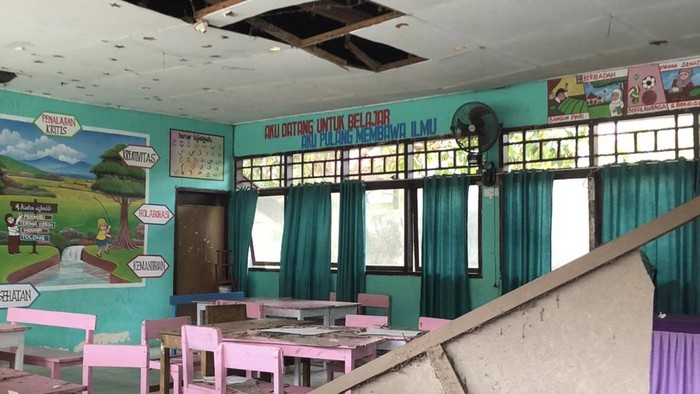 Kondisi SDN 4 Maroangin Enrekang yang rusak parah.