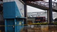 Tukang Mi Ayam Cium Bau Menyengat Sebelum Mayat Ditemukan di Gardu LRT Pancoran