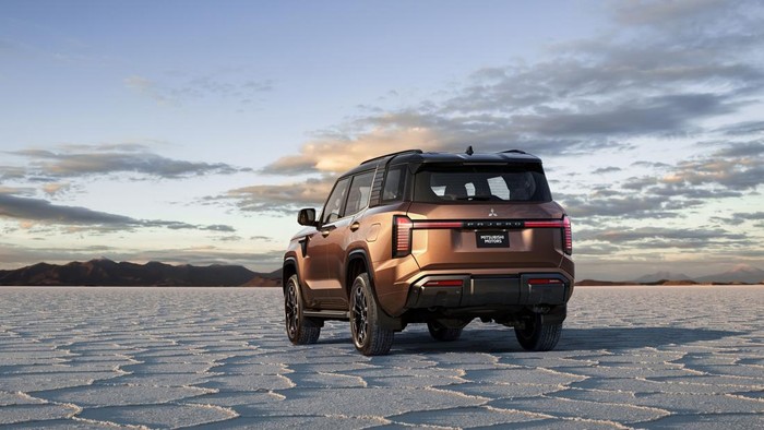 Mitsubishi Pajero terbaru