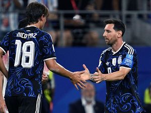 Nico Paz Sah Pakai Nomor 10 Timnas Argentina?