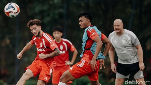 Penggawa Bali United melakukan latihan rutin jelang pekan perdana Super League musim 2026/2027.