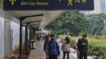 Peron Stasiun Karet Mulai Dibongkar Usai Resmi Ditutup