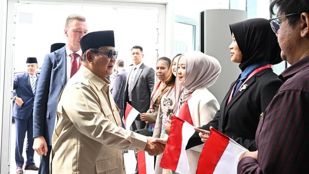 Presiden Prabowo Subianto tiba di Bandar Udara Internasional Vladivostok, Federasi Rusia, Rabu (2/9/2026).