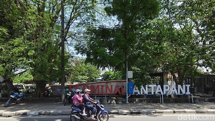 Proyek BRT Bandung Raya: 17 Kios di Terminal Antapani Dibongkar