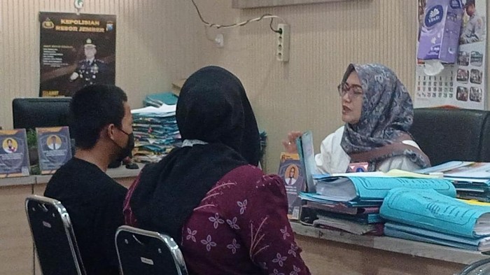 Remaja di Jember diduga perkosa keponakan diamankan polisl.