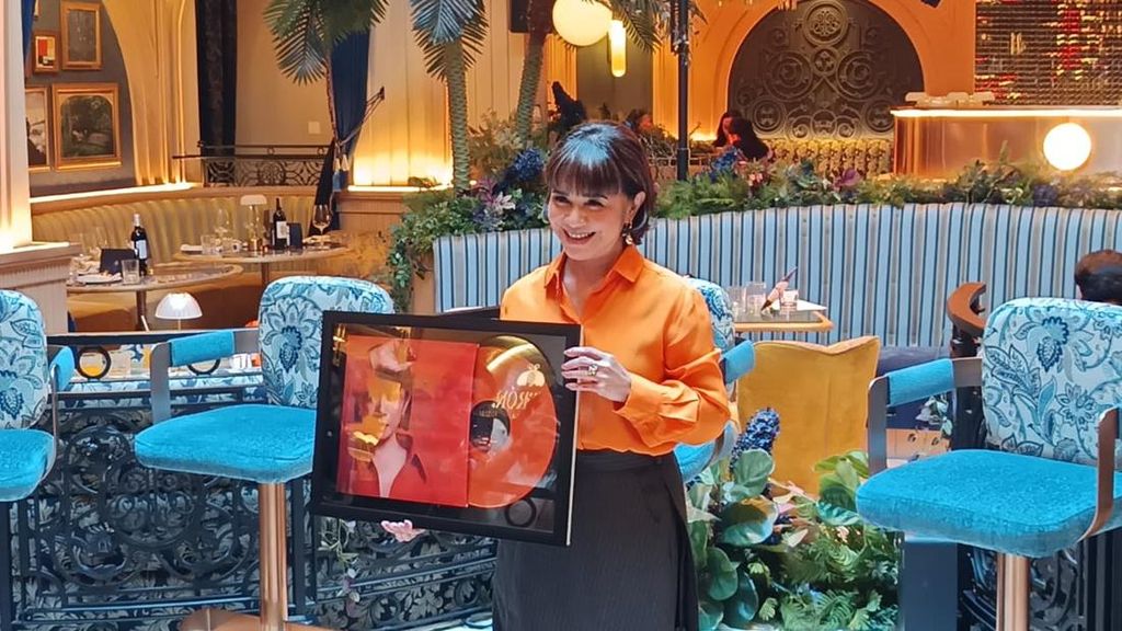 8 Tahun Vakum, Ruth Sahanaya Comeback dengan EP Merindu