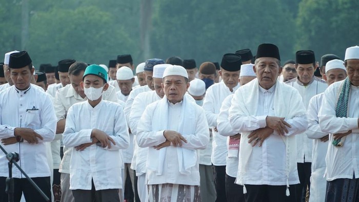 Salat Istisqa digelar demi turunkan hujan atasi karhutla Jambi