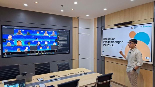 Samsung Solve for Tomorrow Rahmat Fajri, AI Engineer, memaparkan materi