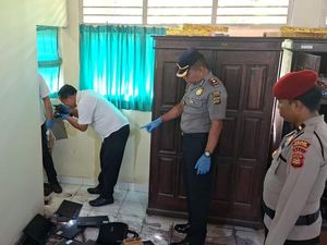 Ruang Guru-8 Laptop SDN 3 Antiga Kelod Dirusak OTK