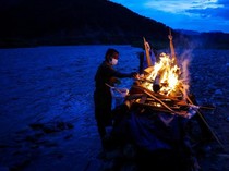 Sepekan Banjir Himalaya, Keluarga Korban Mulai Gelar Pemakaman Simbolis