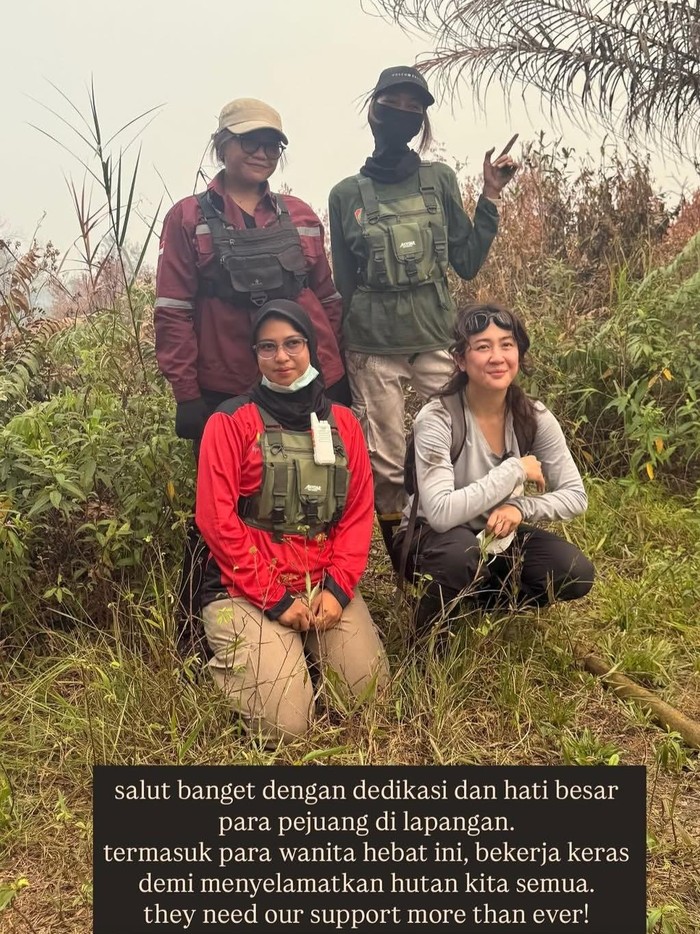 Sherina ikut memadamkan langsung karhutla di Kalimantan.