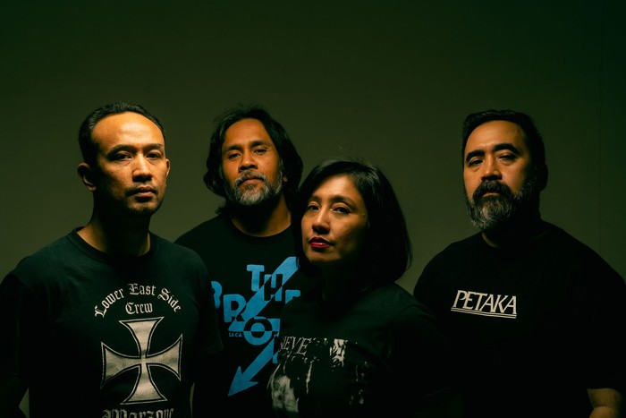 Stepforward merayakan 30 tahun dengan EP Tak Pernah Mati. Rilisan ini menampilkan 5 lagu baru dan remake, menghormati mendiang Ricky Siahaan.