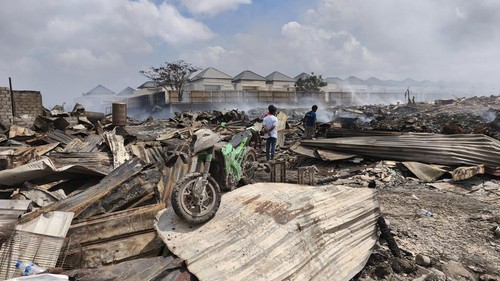 Suasana lokasi kebakaran lahan bedeng di Gang Jatayu, Jalan Nakula, Banjar Margaya, Desa Pemecutan Kelod, Denpasar, Rabu (2/9/2026) siang. (Putu Yonata/detikBali)