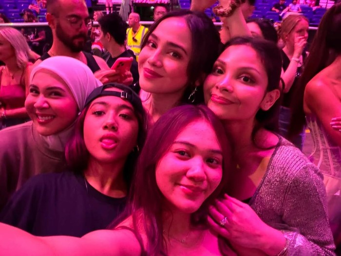 Girls trip Syifa Hadju, Kesha Ratuliu, Nadira Adnan ke Eropa