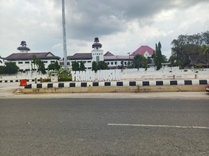 Baru 8 Bulan Diresmikan, Bangunan di Taman Musik Tenggarong Retak-Geser