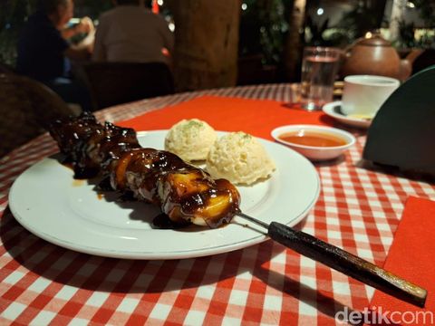 Tizi Restaurant and Cake Shop Tizi Restaurant and Cake Shop di Bandung.
