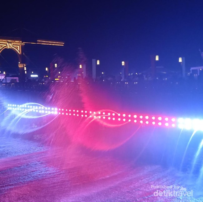 Menikmati Malam Penuh Cahaya di Utara Jakarta