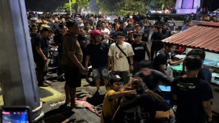 Viral keributan pecah di Jalan Pahlawan, Kecamatan Semarang Selatan, Kota Semarang, Minggu (30/8/2026) dini hari.