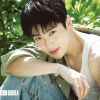Tak hanya memiliki proporsi wajah simetris, Jaehyun NCT juga punya bentuk tubuh tinggi dan atletis. Idol yang lahir bertepatan dengan Hari Valentine ini membuat remaja Korea tergila-gila. Foto: Instagram