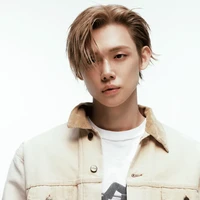 Sejak debut, Yeonjun TXT sudah disebut-sebut sebagai IT Boy di tengah idol generasi keempat. Di luar karier bermusik, ia beberapa kali tampil sebagai model runway. Foto: Instagram