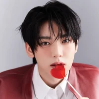 Urutan kedelapan idol pria tertampan, ditempati Han Yujin AND2BLE. Ia memancarkan perpaduan visual sempurna antara wajah imut dan struktur wajah yang tegas. Foto: Instagram