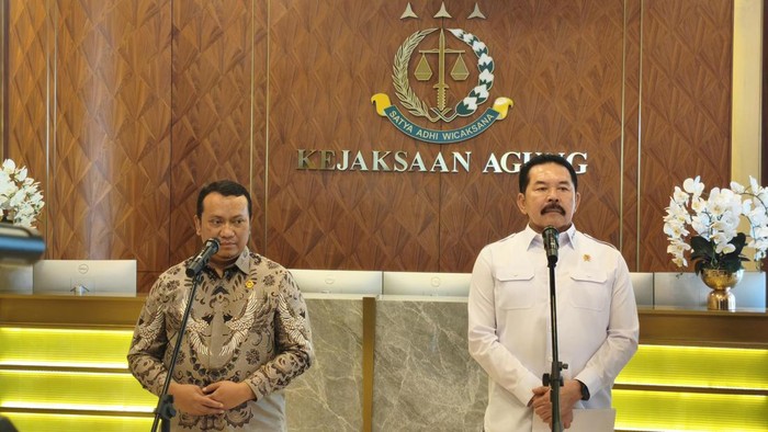 Anggota I BPK RI Nyoman Adhi Suryadnyana dan Jaksa Agung ST Burhanuddin (Kurniawan/detikcom)