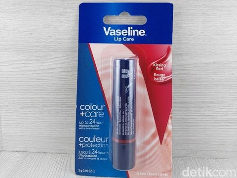 Review produk tinted lip balm Augustinus Bader vs Vaseline.